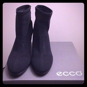 Ecco Slip on Boot Size 40 (9-9.5)
